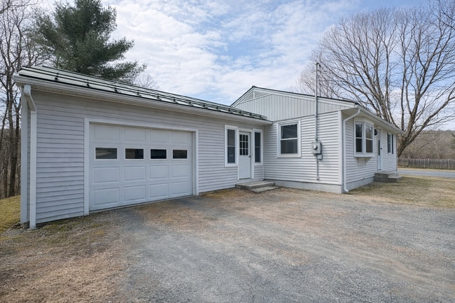 Photo - Lebanon - 3 Bed, 2 Bath house - $4200 plus utilities