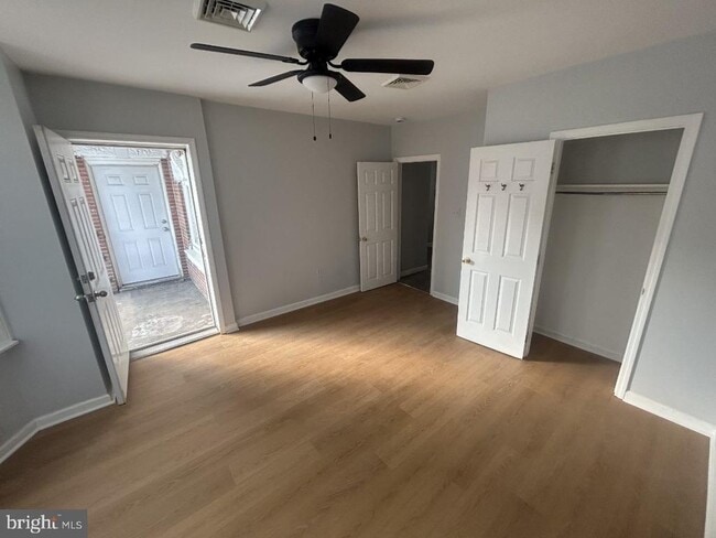 Building Photo - 1311 S 52nd St Unit 3