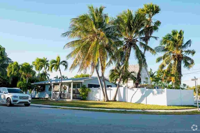 Building Photo - 2929 Airport Blvd Rental