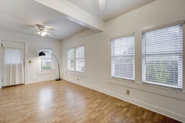 Photo - "Charming 2-Bed Oasis in the Heart of Austin's Vibrant 78704!"
