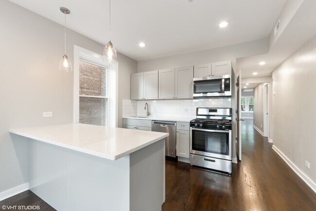 Photo - 5449 W Sunnyside Ave Unit 3