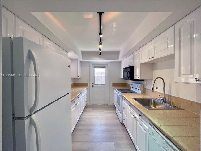 Photo - 2230 Spanish Trail Unit A