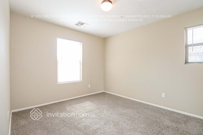 Photo - 3839 E Kent Ave