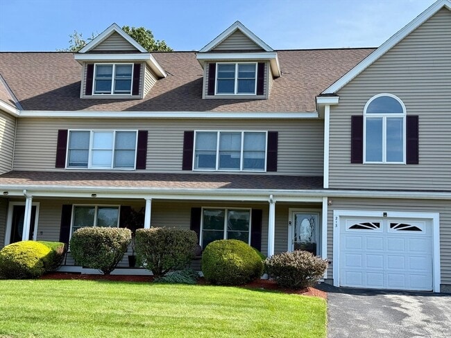 Photo - 218 Rangeway Rd