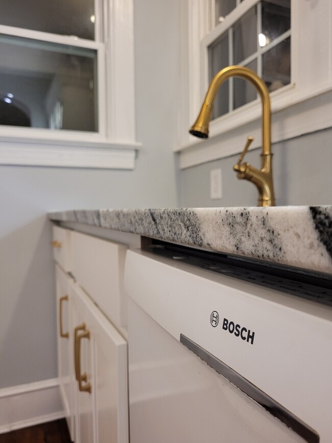 Photo - 115 Walnut St