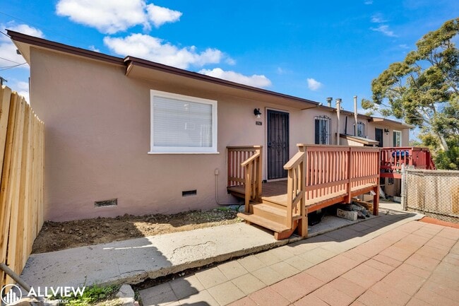 Photo - 3969 B St Unit 3967