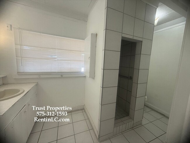 Photo - 920 Texas Dr