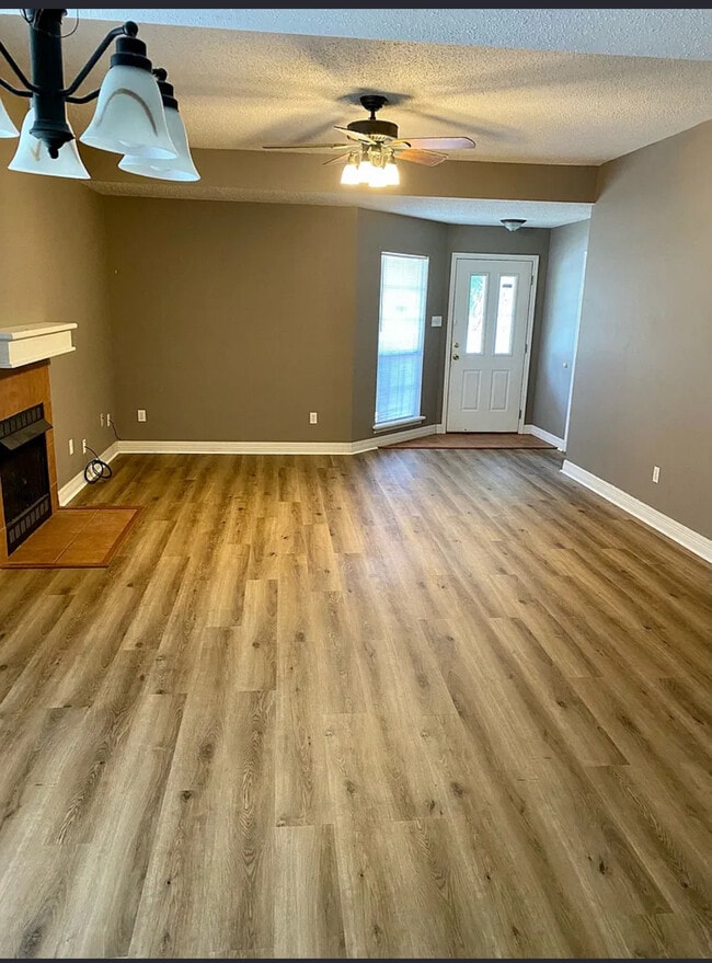 Photo - 1101 Cassidy Ln