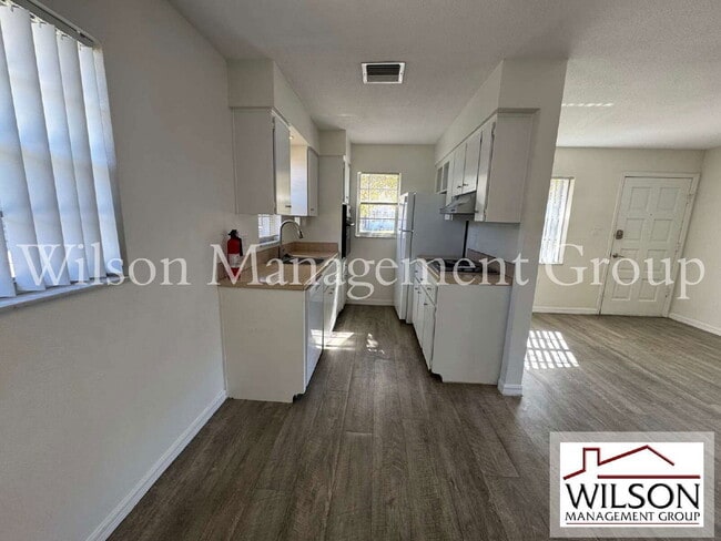 Photo - 629 Rugby St