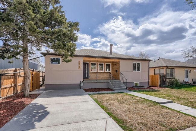 Building Photo - Striking Columbia Heights home near Berkeley Lake Park