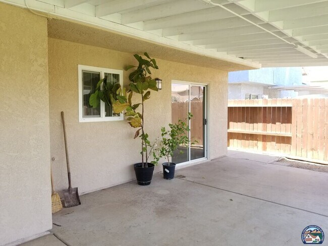 Photo - 417 Conestoga Ln