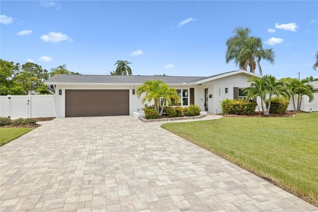 Building Photo - 3800 Bayshore Blvd NE