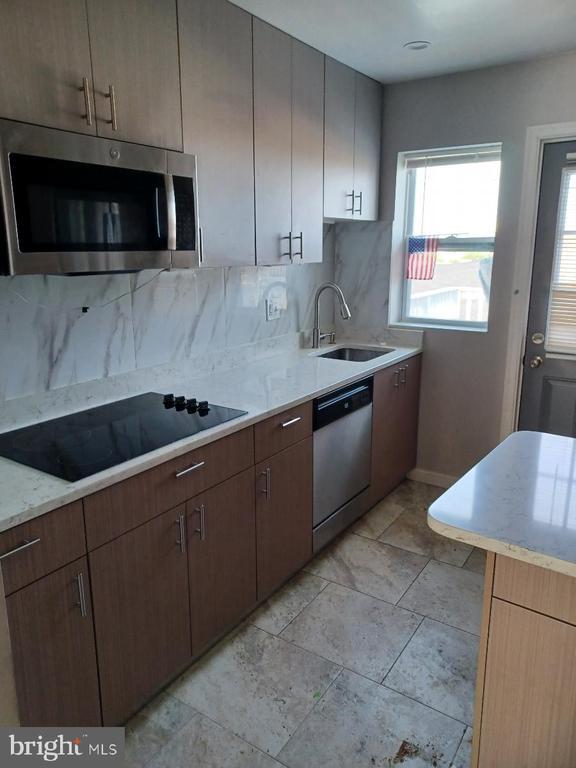 Building Photo - 315 Baylis St Rental