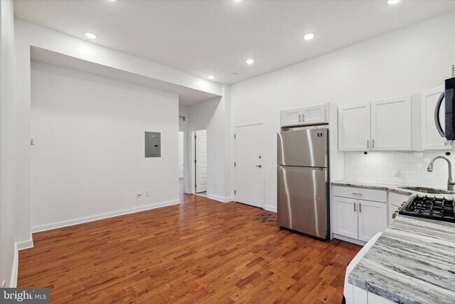 Photo - 5011 Germantown Ave