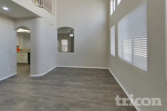 10508 W Coronado Rd