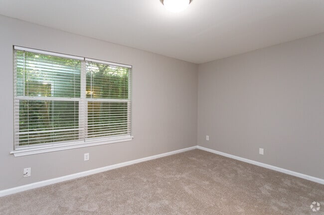 2BR,2BA - Pinnacle