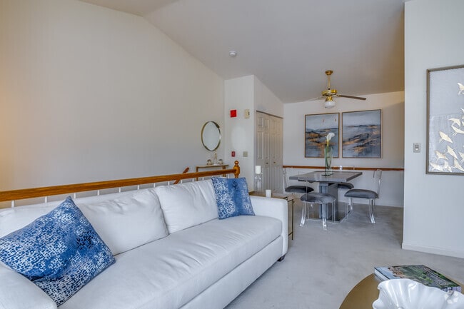 2BR, 1BA - 1,050SF - Living Room