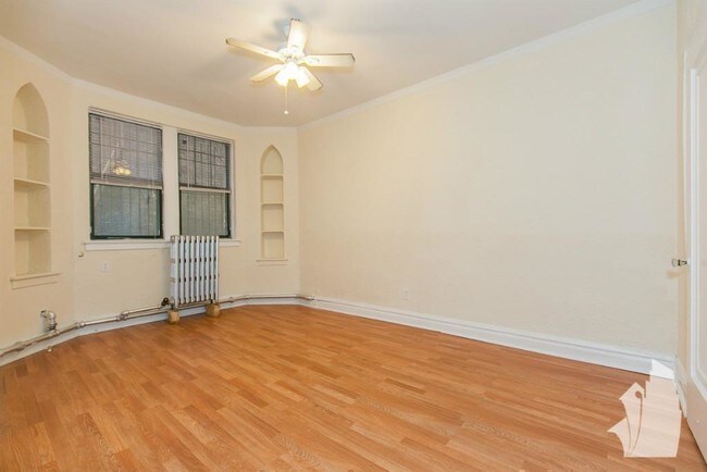 4829 N Damen Ave Unit 105