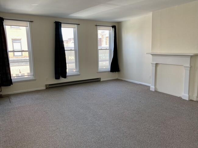 Building Photo - 1137 Light St Unit 2F Rental