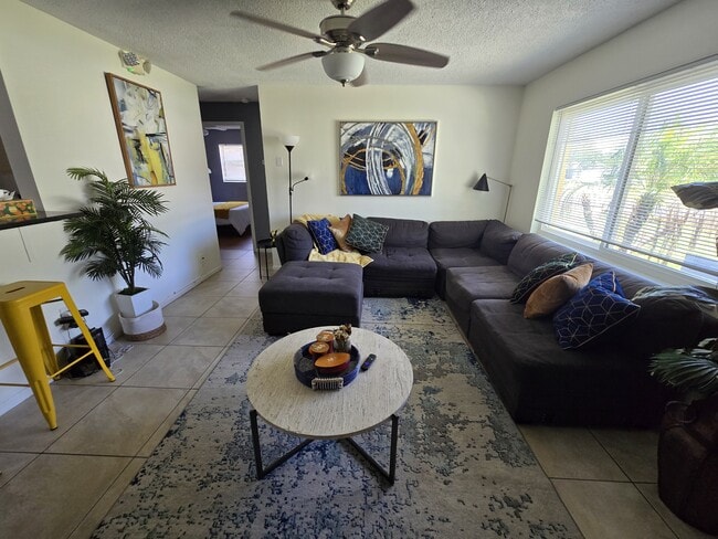 Photo - 1430 Parkview Ln