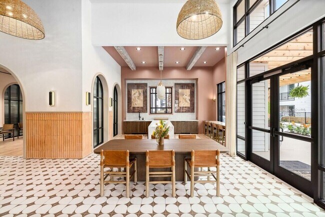 Photo - 3812 W Montague Ave