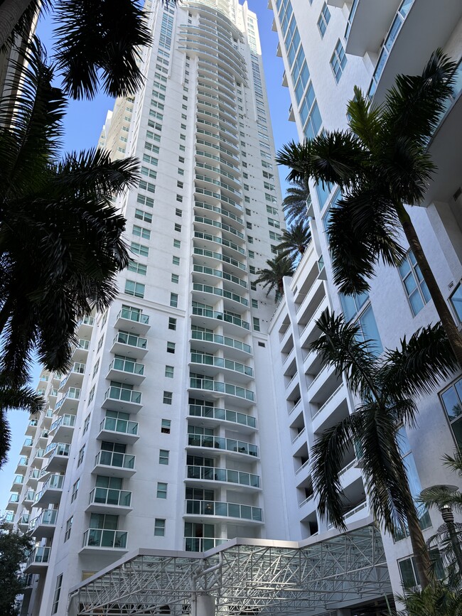 Building Photo - 31 SE 5th St Unit 31 SE 5 St Miami, Fl 33131