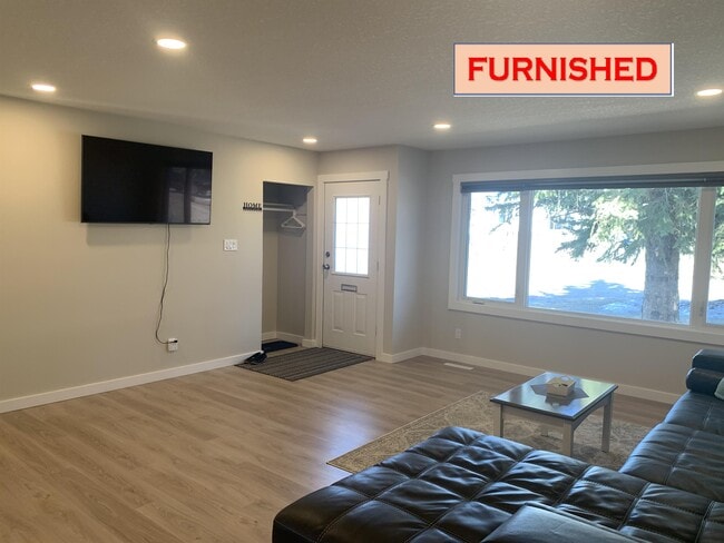 Photo - 10711-10103 103 Ave Unité F69&F70 Furn A&B