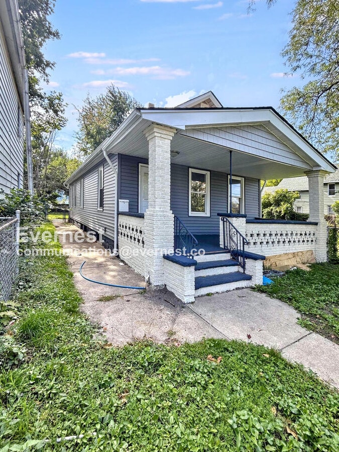 Photo - 1582 E 49th St House