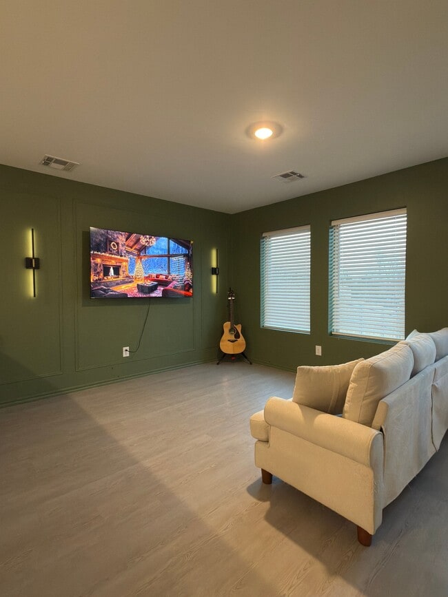 Photo - 14908 Parkway Center Ave