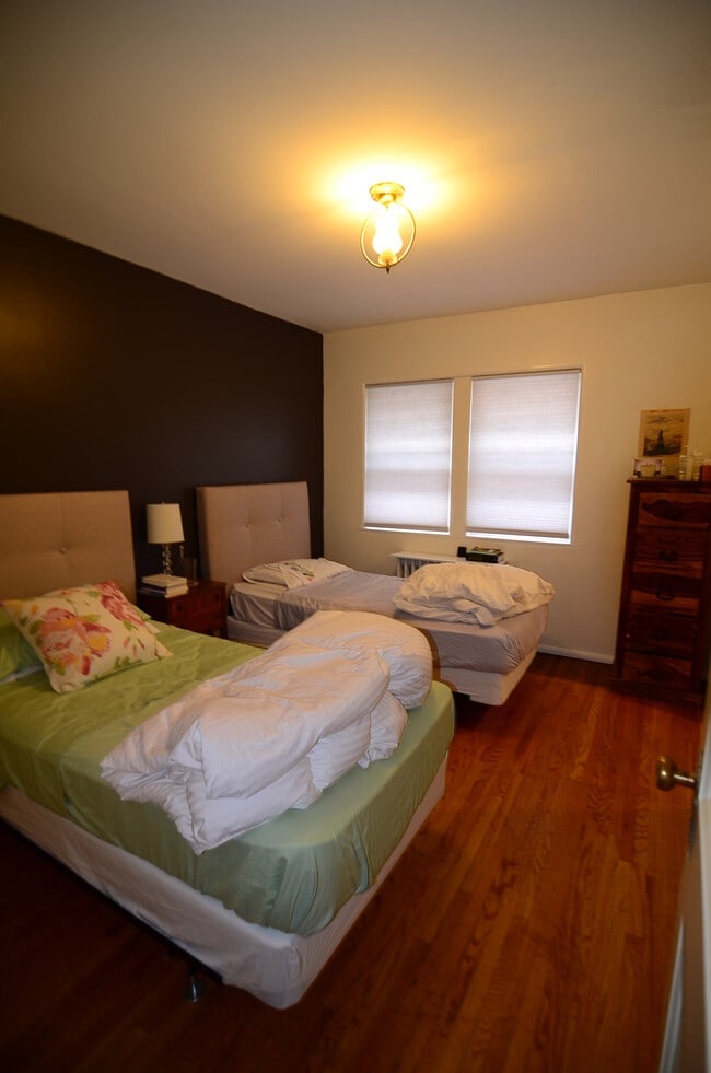 Photo - 178 Millwood Rd Unit 178  upper