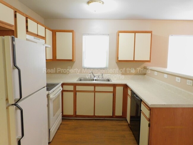 Photo - 909 Beaumont Ave