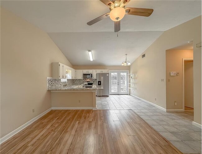 Photo - 1555 Sprucewood Trail