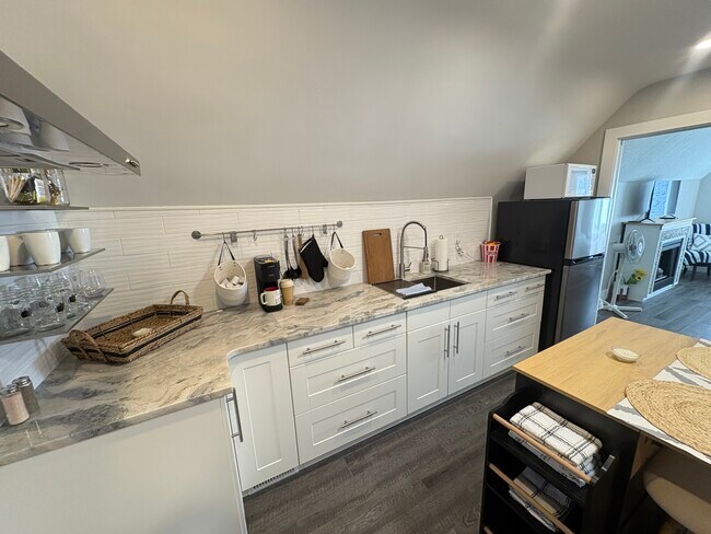 Photo - 691 Wilson St