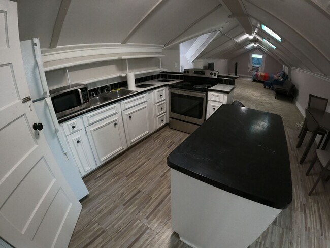 Photo - 15th Ave 2023**Raymer Unidad 15th Ave 2023  C**Raymer