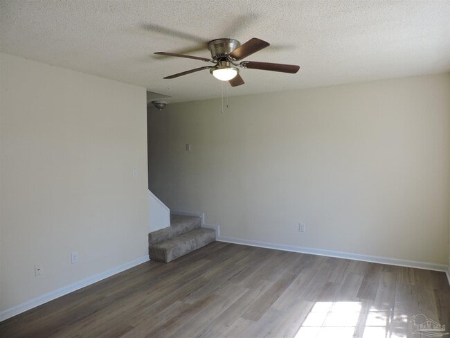 Photo - 728 N Fairfield Dr