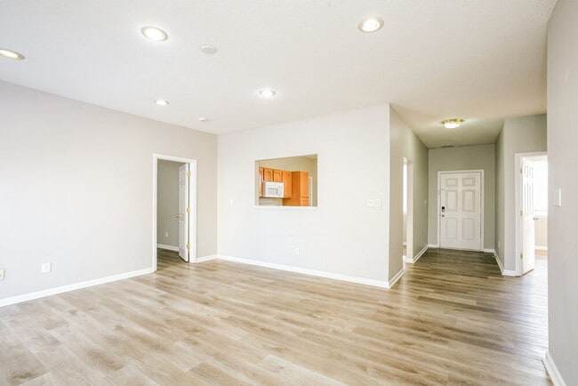 Photo - 1421 Dowell St