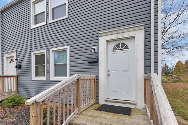 Building Photo - 1677-1679 East Whitter St Unit 1679