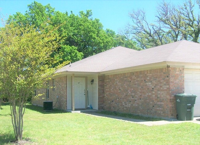 Photo - 1002 W Avenue B Unit 2
