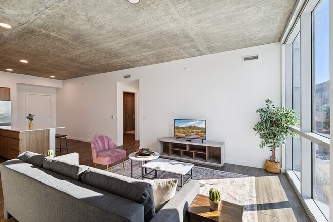 Photo - 222 E Jefferson St Unidad ID1369270P