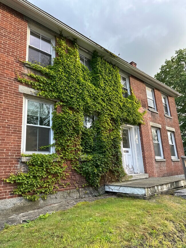 807 Main St