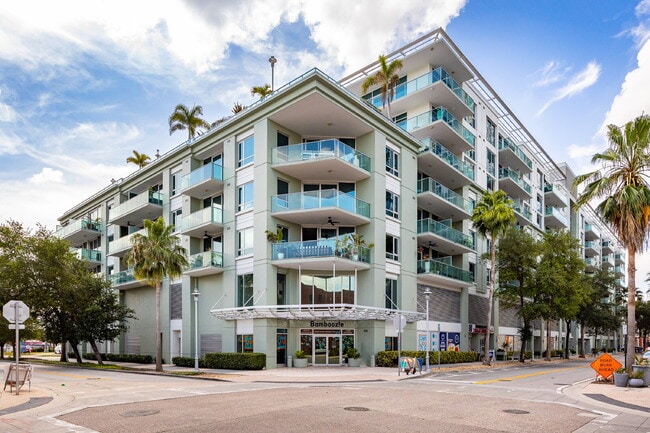Building Photo - "Experience Urban Elegance: Spacious 2BR/2BA Condo in the Heart of Tampa!" Unit 111 N 12TH ST 1707