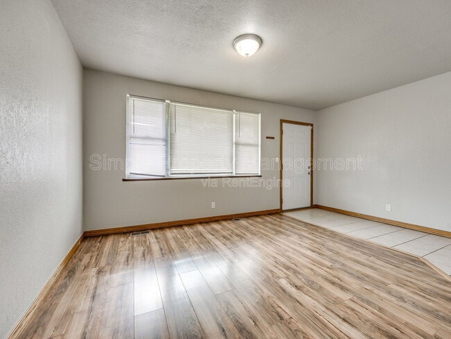 Photo - 1802 S Dille Ave