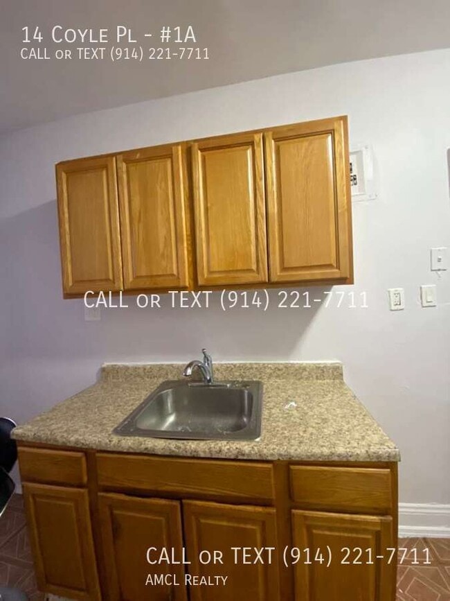 Building Photo - 14 Coyle Pl Unit #1A