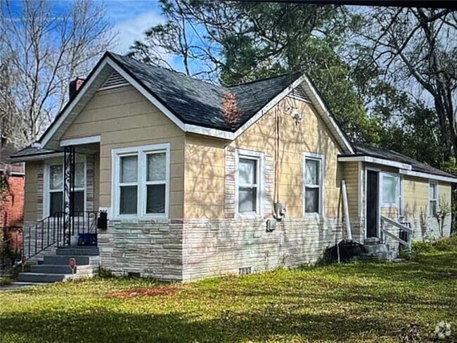 Building Photo - 805 Mackinaw St Rental