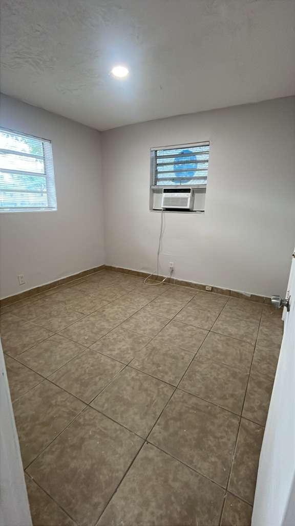 Photo - 2349 Farragut St