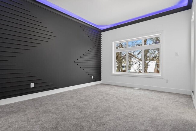 Photo - 1 - 4603 21 ave