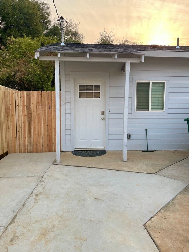 SOON* FULLY REMODELED LARGE 2 BED House House Rental in