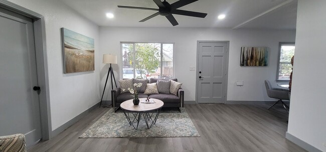 Building Photo - 2017 35th St Rental