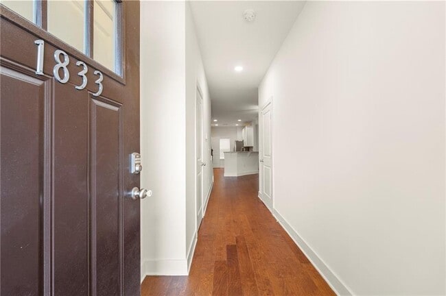 Photo - 1833 Edgehill Dr