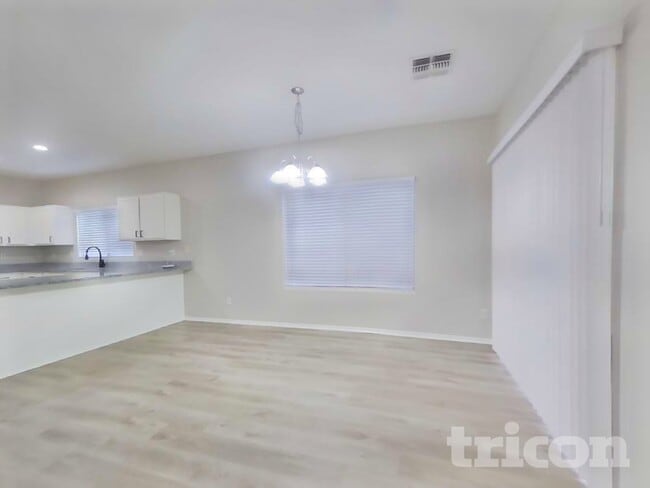 Photo - 13038 W Aster Dr